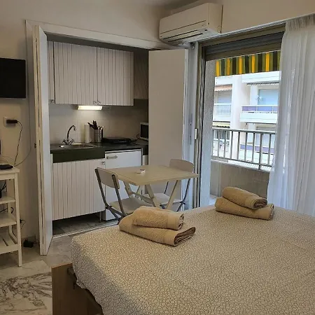 Branly 3, By Welcome To Apartment *